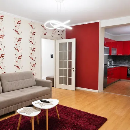 Diora's Apartment-modern&spacious, 5 Min Walk To Center Durres